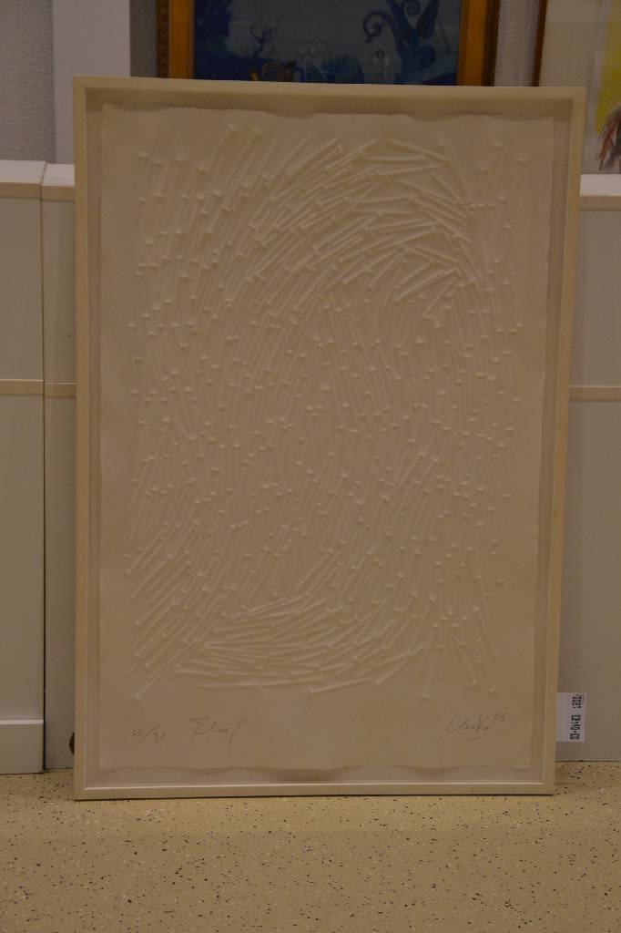 Detail c: Günther Uecker, geb. 1930, Fluß, Prägedruck von 2005, handsigniert, datiert, num. 62/90, ca. 120x80cm, unter Glas, Rahmen