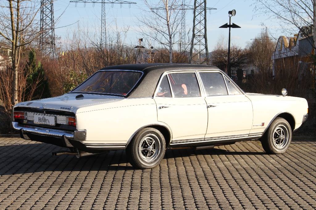 Detail b: Opel Commodore, EZ 03.1971, 1.Hand, Laufleistung ca. 79.278 km original, HU 03.2016, H-Zulassung, 107 kW/ 145 PS, 6- Zylinder, 4-Gang Schaltgetriebe, ...