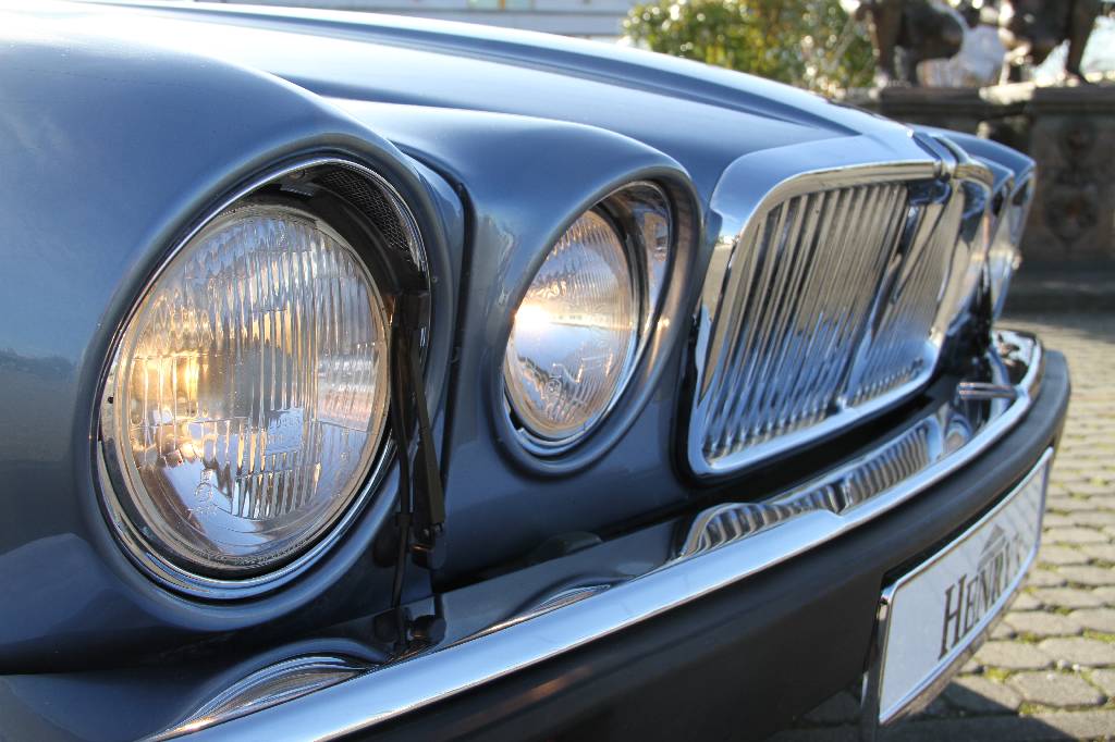 Detail g: Jaguar XJ 12, EZ 04.1989, 1. Hand, Laufleistung ca. 18.030 km original, HU 06.2017, 194 kW/ 264 PS, 12-Zylinder, Automatikgetriebe, blau-metallic, ...