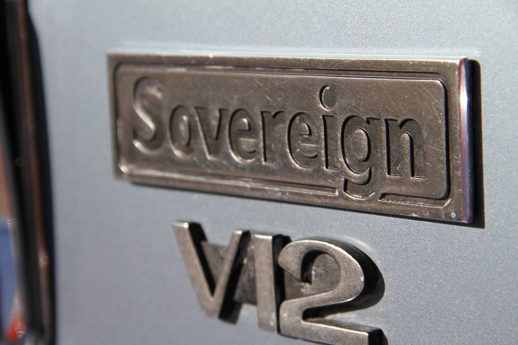 Detail h: Jaguar XJ 12, EZ 04.1989, 1. Hand, Laufleistung ca. 18.030 km original, HU 06.2017, 194 kW/ 264 PS, 12-Zylinder, Automatikgetriebe, blau-metallic, ...
