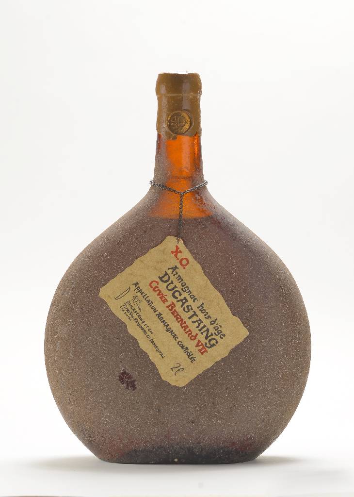 1 Flasche Armagnac hors d'age Cuvee Bernard VII Ducastaing, Appellation Armagnac Controlee, 40% Vol., ca. 2 L, Kapsel l. besch., in der ...