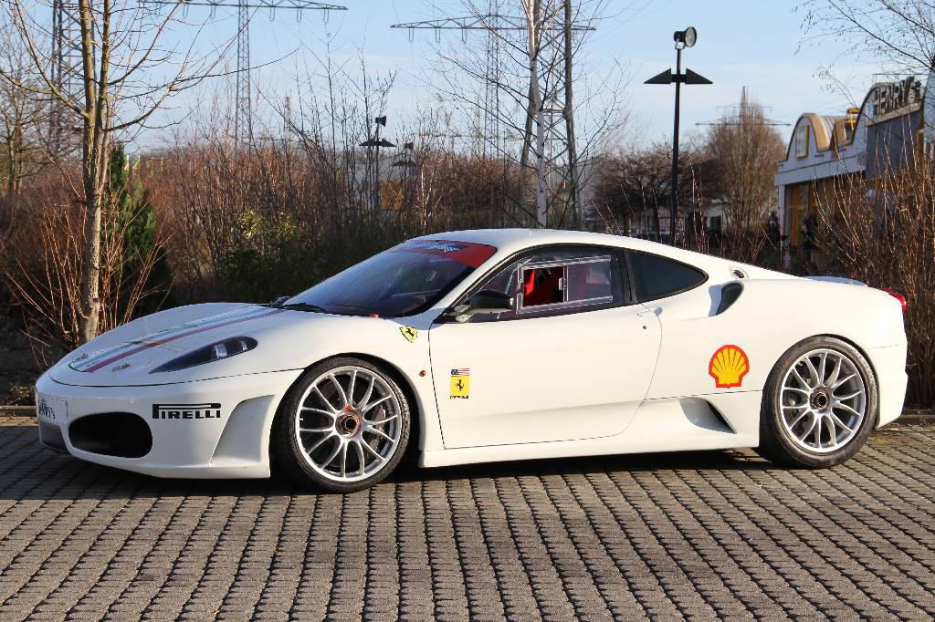 Ferrari F430 Challenge mit HU, BJ 2007, 1.Hand, Laufleistung ca. 10.000 km, 372 kW/ 506 PS, 8-Zylinder, Automatik, weiß, rot/schwarz, Rennfahrzeug ...