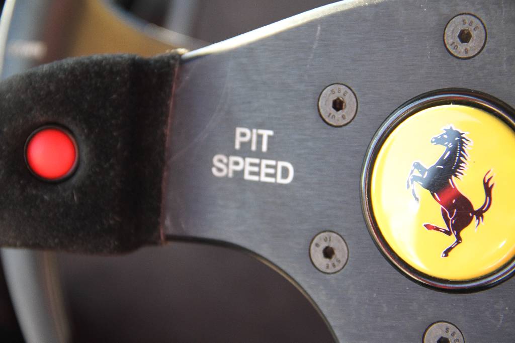 Detail g: Ferrari F430 Challenge mit HU, BJ 2007, 1.Hand, Laufleistung ca. 10.000 km, 372 kW/ 506 PS, 8-Zylinder, Automatik, weiß, rot/schwarz, Rennfahrzeug ...