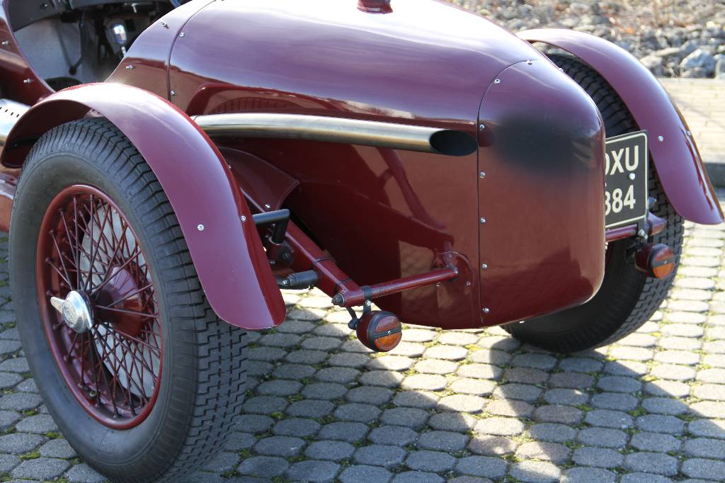 Detail e: Riley Monza Sports, EZ 06.1937, Laufleistung ca. 90.235 miles abgelesen, HU 08.2016, H-Zulassung, 74 kW/ 101 PS, 4- Zylinder, 4-Gang Schaltgetriebe, ...