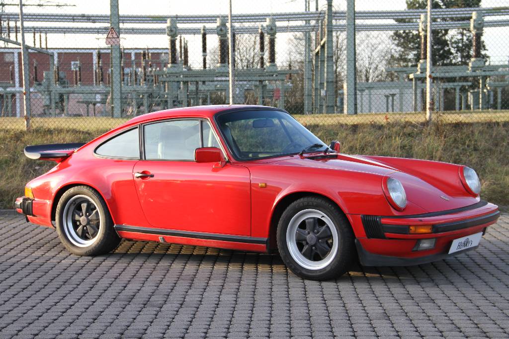 Porsche 911 Carrera 3.2, EZ 02.1985, Laufleistung ca. 173.000 km, HU 02.2018, H- Zulassung, 170 kW/ 231 PS, 5-Gang Schaltgetriebe, rot, grau, Porsche ...