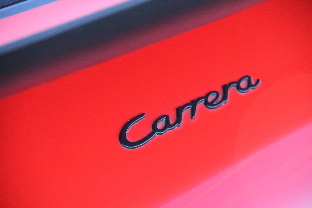 Detail h: Porsche 911 Carrera 3.2, EZ 02.1985, Laufleistung ca. 173.000 km, HU 02.2018, H- Zulassung, 170 kW/ 231 PS, 5-Gang Schaltgetriebe, rot, grau, Porsche ...