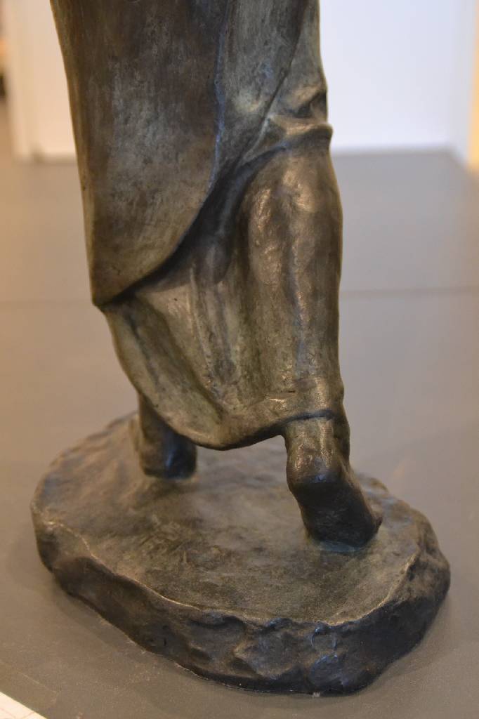 Detail b: Fritz Klimsch, 1870-1960, Schreitende (Mignon), Bronzeskulptur, monogrammiert FK, Gießerstempel H. Noack Berlin, WVZ Braun 177, ca. 63x21x16 cm, ...