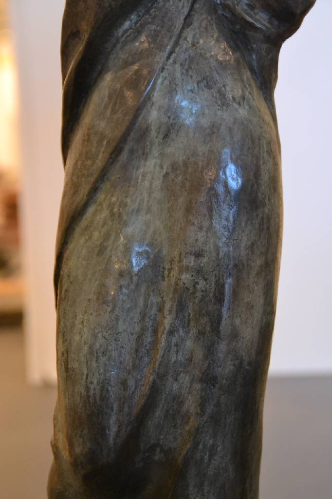 Detail d: Fritz Klimsch, 1870-1960, Schreitende (Mignon), Bronzeskulptur, monogrammiert FK, Gießerstempel H. Noack Berlin, WVZ Braun 177, ca. 63x21x16 cm, ...