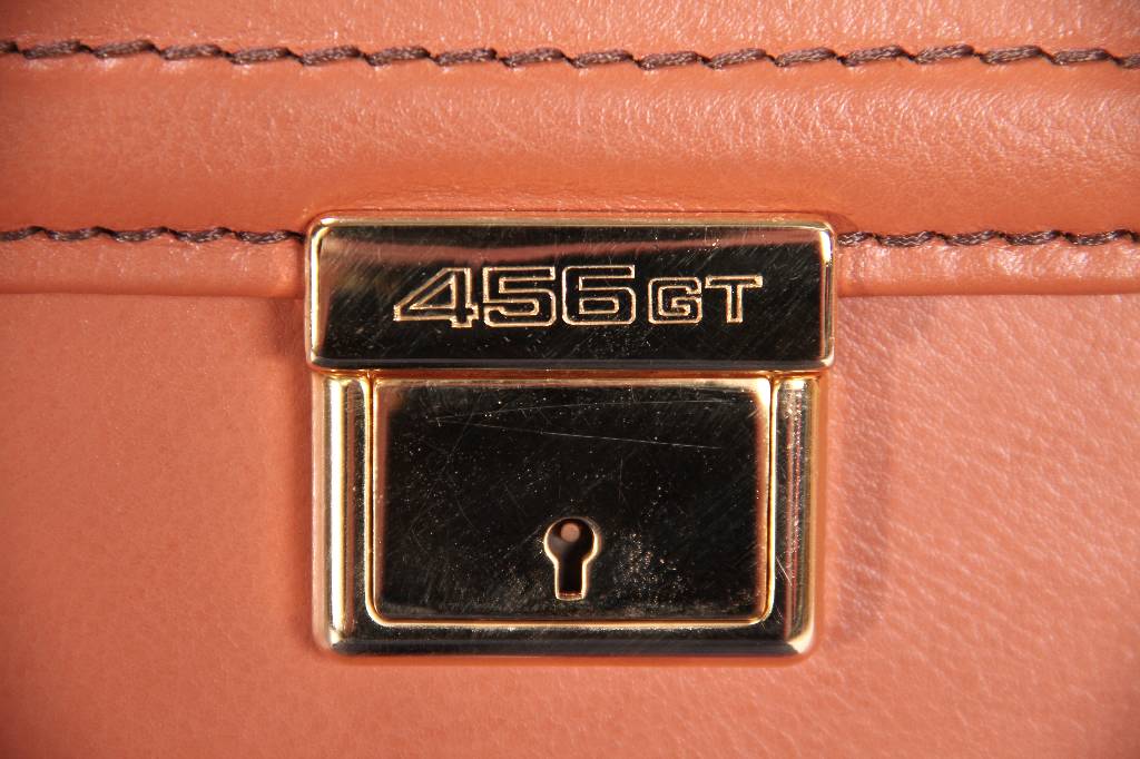 Detail a: Ferrari 456GT Schedoni Kofferset, unbenutzt, 3-teilig, 2 große Reisekoffer, 1 Beautycase, original Dustbags, ca. 44x76x17 cm, 46x76x18 cm, 31x32x28 ...