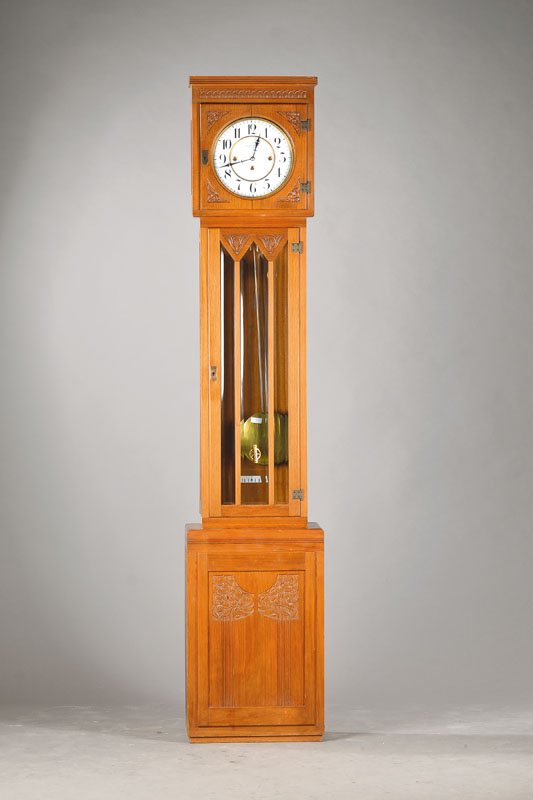 Standuhr, Jugendstil, mit sog. Wiener Schlag, signiert: Ignatz Turban W(iene)r Neustadt, um 1910/20, zweiteiliges Mahagonigehäuse mit floralen ...