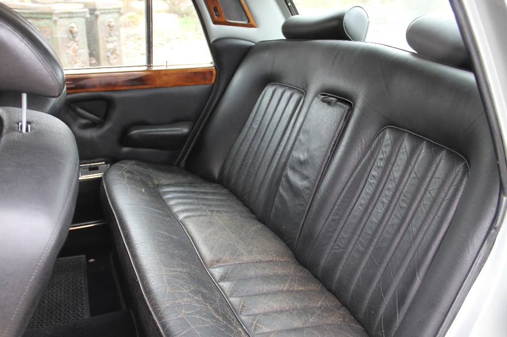 Detail d: Rolls-Royce Silver Shadow I, Fahrgestellnummer: SRX22608 EZ 09.1975, Laufleistung ca. 41.179 miles abgelesen, 147 kW/200 PS, 8-Zylinder, ...