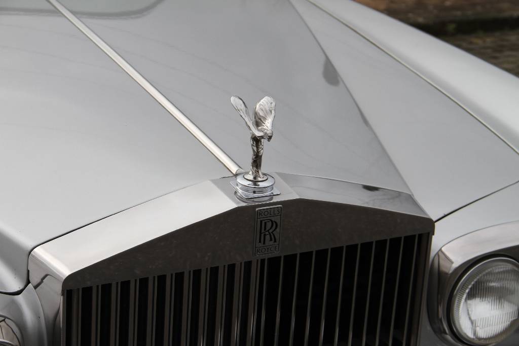 Detail e: Rolls-Royce Silver Shadow I, Fahrgestellnummer: SRX22608 EZ 09.1975, Laufleistung ca. 41.179 miles abgelesen, 147 kW/200 PS, 8-Zylinder, ...
