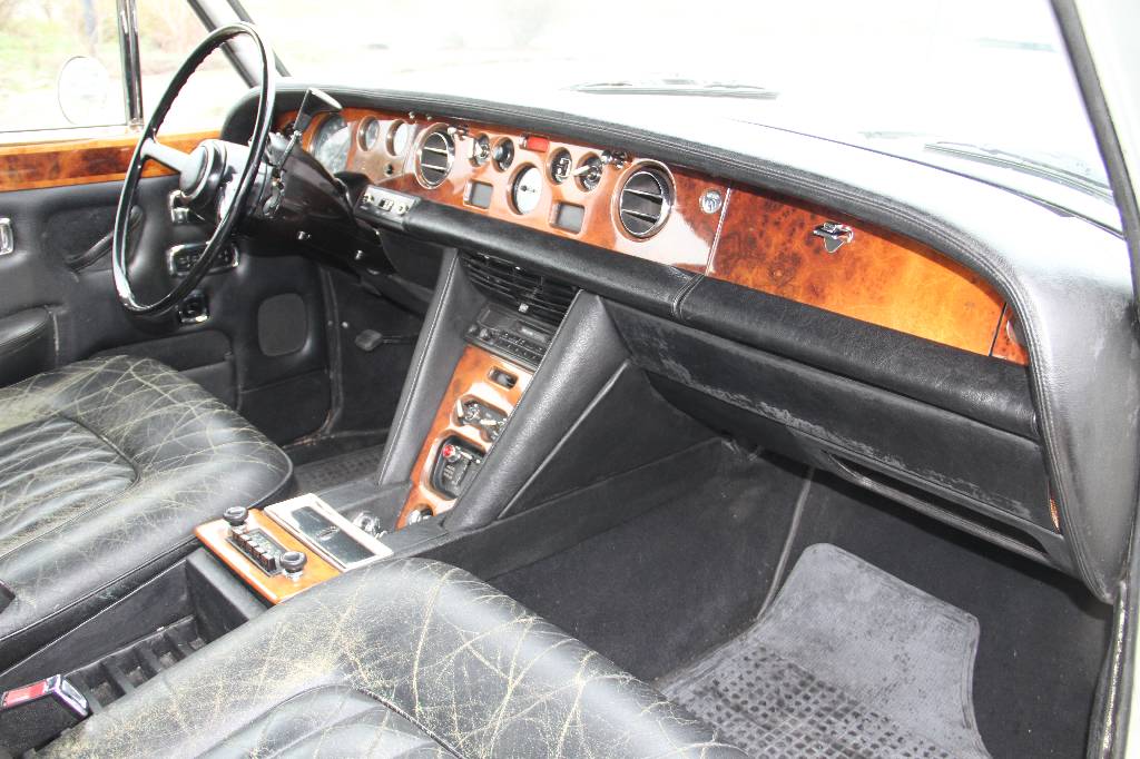 Detail h: Rolls-Royce Silver Shadow I, Fahrgestellnummer: SRX22608 EZ 09.1975, Laufleistung ca. 41.179 miles abgelesen, 147 kW/200 PS, 8-Zylinder, ...