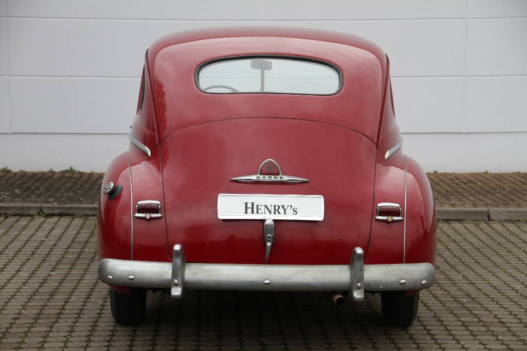 Detail b: Dodge Spezial de Luxe, BJ 1947, Laufleistung ca. 96.898 miles abgelesen, H- zulassungsfähig, 73 kW/ 100 PS, 6-Zylinder, Schaltgetriebe, dunkelrot, ...