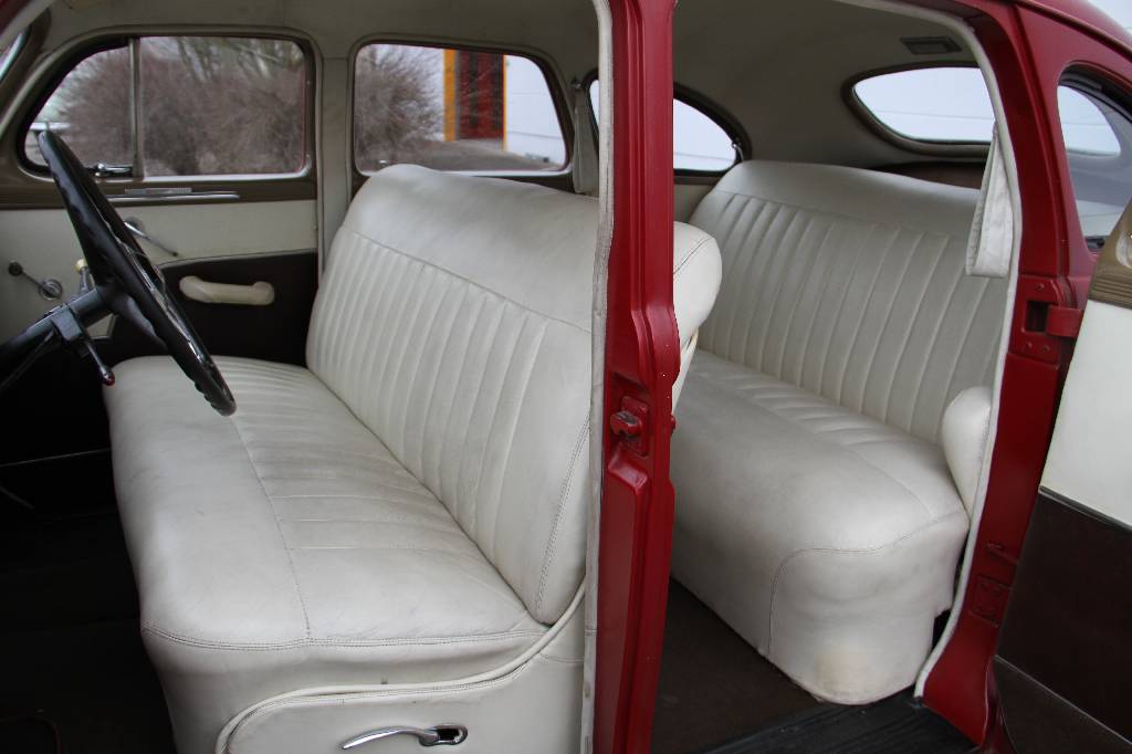 Detail c: Dodge Spezial de Luxe, BJ 1947, Laufleistung ca. 96.898 miles abgelesen, H- zulassungsfähig, 73 kW/ 100 PS, 6-Zylinder, Schaltgetriebe, dunkelrot, ...