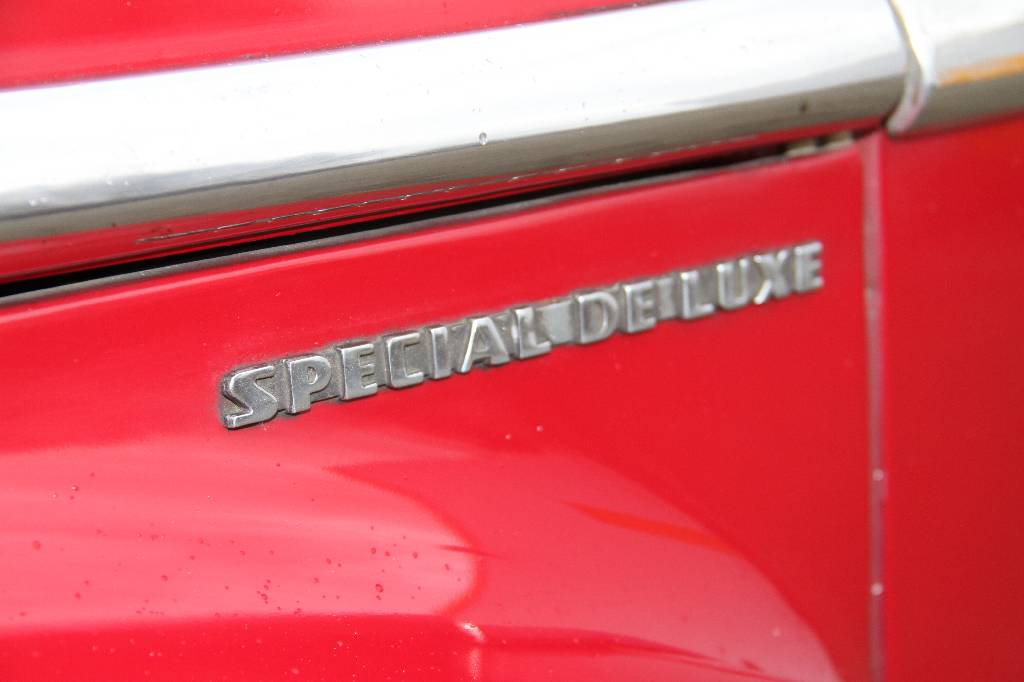 Detail d: Dodge Spezial de Luxe, BJ 1947, Laufleistung ca. 96.898 miles abgelesen, H- zulassungsfähig, 73 kW/ 100 PS, 6-Zylinder, Schaltgetriebe, dunkelrot, ...