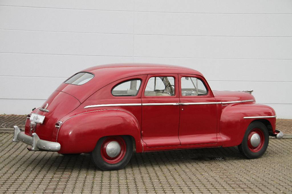Detail e: Dodge Spezial de Luxe, BJ 1947, Laufleistung ca. 96.898 miles abgelesen, H- zulassungsfähig, 73 kW/ 100 PS, 6-Zylinder, Schaltgetriebe, dunkelrot, ...