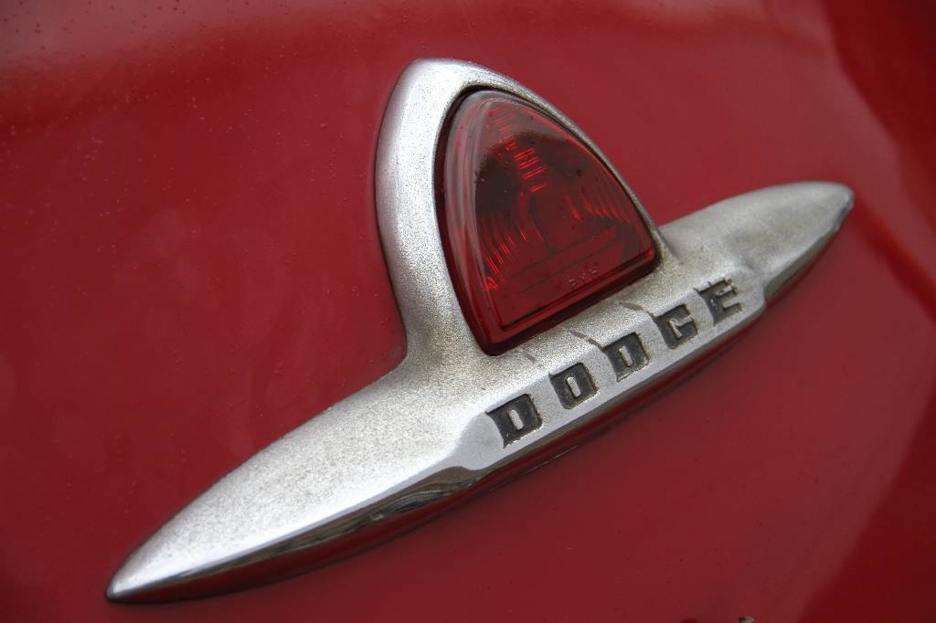 Detail g: Dodge Spezial de Luxe, BJ 1947, Laufleistung ca. 96.898 miles abgelesen, H- zulassungsfähig, 73 kW/ 100 PS, 6-Zylinder, Schaltgetriebe, dunkelrot, ...