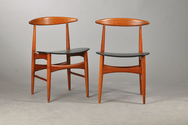 4er Satz Teakholzstühle, dänisches Mid-Century-Design, um 1960/65, Teakholz massiv, Sitzfläche als Holzschale mit Lederbespannung,stiltypisch ...