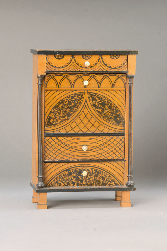 Miniatursekretär, süd- südwestdeutsch, um 1840/50, Kirschbaum partiell geschwärzt mit geometrisierender Malerei als Intarsienimität, soll ...