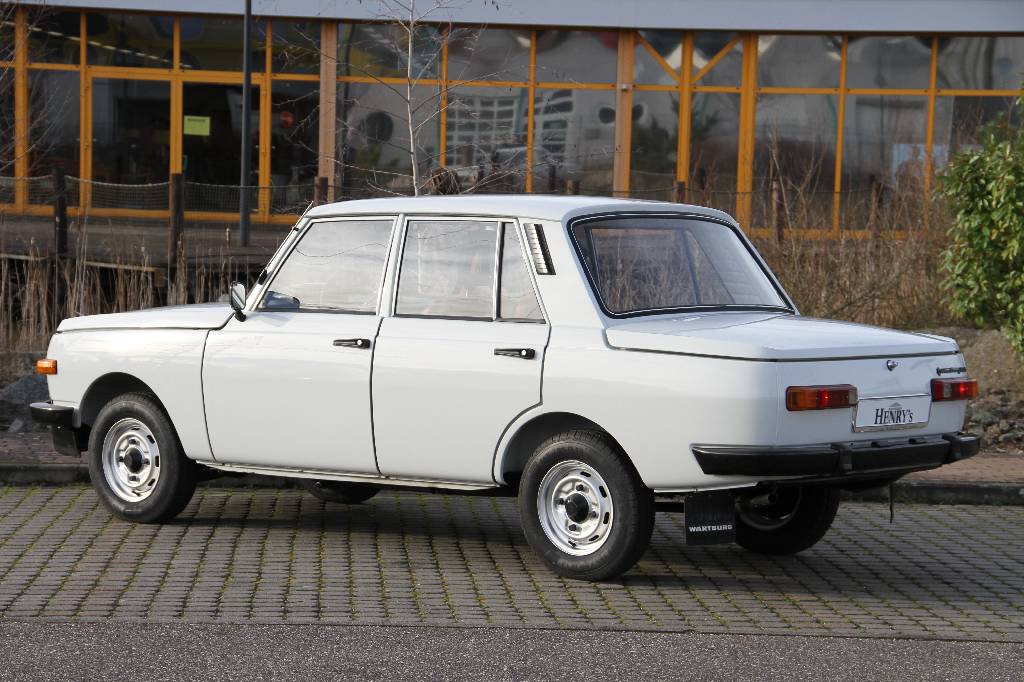 Detail b: Automobilwerk Eisenach Wartburg 353 S, EZ 07.1974, Laufleistung ca. 55.604 km abgelesen, HU 02.2018, H-Zulassung, 37 kW/ 50 PS, 3- Zylinder, ...