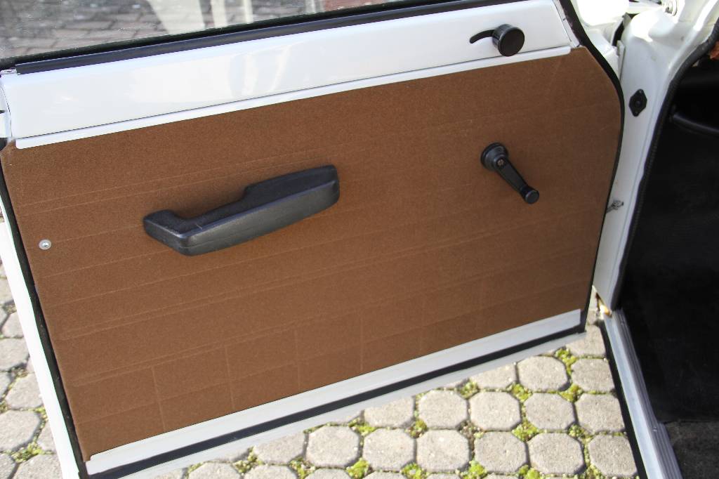 Detail f: Automobilwerk Eisenach Wartburg 353 S, EZ 07.1974, Laufleistung ca. 55.604 km abgelesen, HU 02.2018, H-Zulassung, 37 kW/ 50 PS, 3- Zylinder, ...