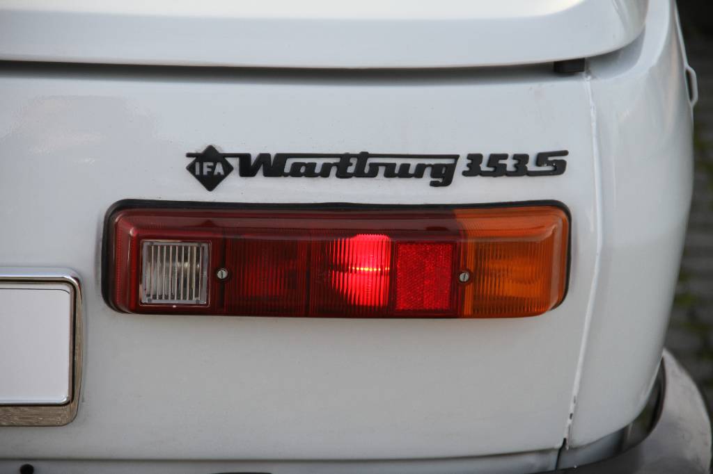 Detail i: Automobilwerk Eisenach Wartburg 353 S, EZ 07.1974, Laufleistung ca. 55.604 km abgelesen, HU 02.2018, H-Zulassung, 37 kW/ 50 PS, 3- Zylinder, ...