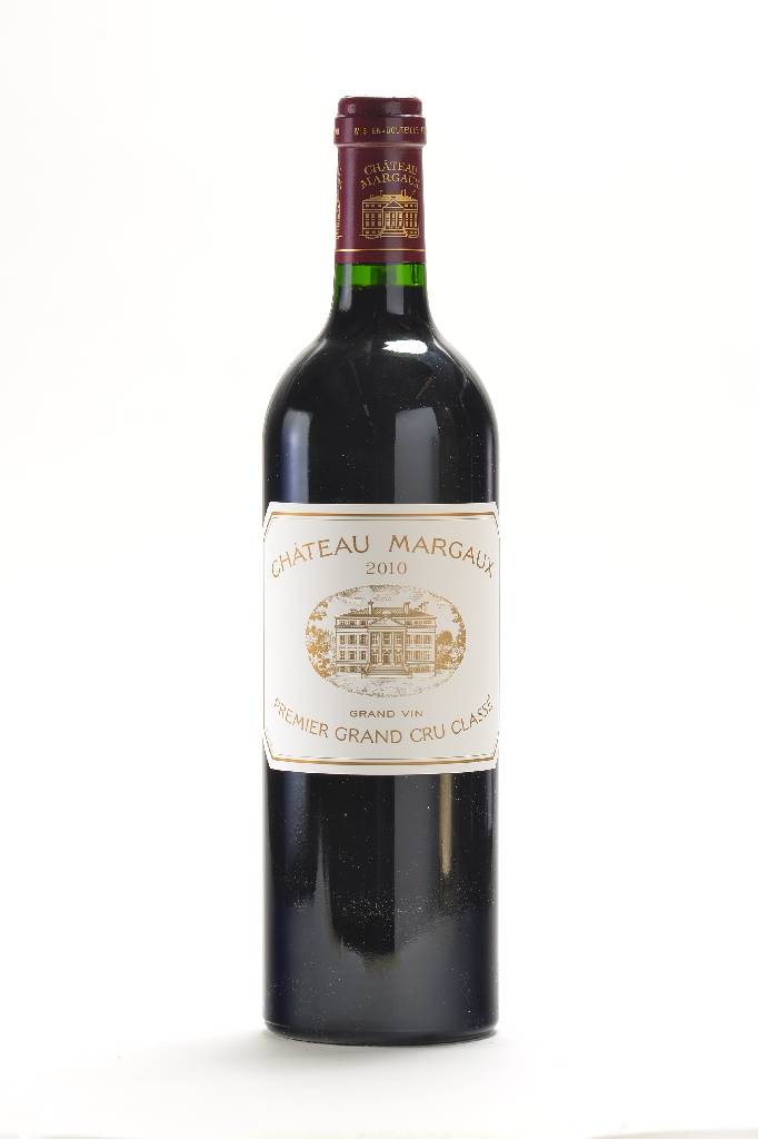 3 Flaschen 2010 Chateau Margaux, Margaux, Premier Grand Cru Classe, je in Originalholzkiste, je ca. 75 cl, 13,5% Vol., je into neck, unverkostet, ...