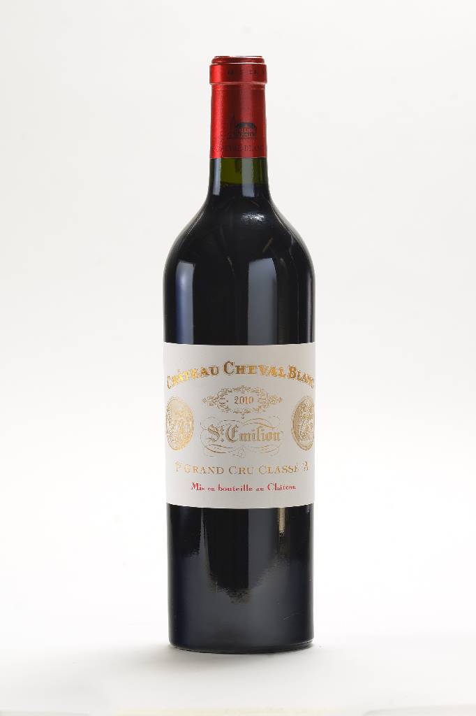 3 Flaschen 2010 Chateau Cheval Blanc, St. Emilion, Premier Grand Cru Classe, unverkostet, je ca. 75 cl, je ca. into neck, je in Originalholzkiste, je ...