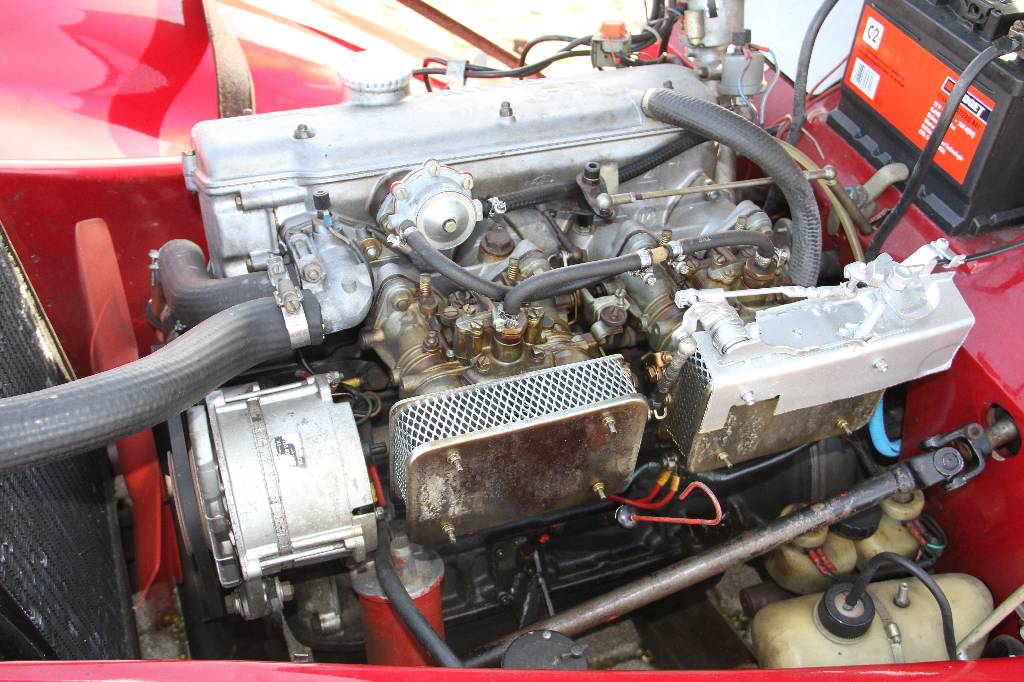 Detail e: Sbarro 328 Roadster, EZ 08.1974, Laufleistung 31.102 km abgelesen, HU Neu, H- Zulassung, 88 kW/ 120 PS, 4-Zylinder aus dem BMW 2002 mit 2 ...