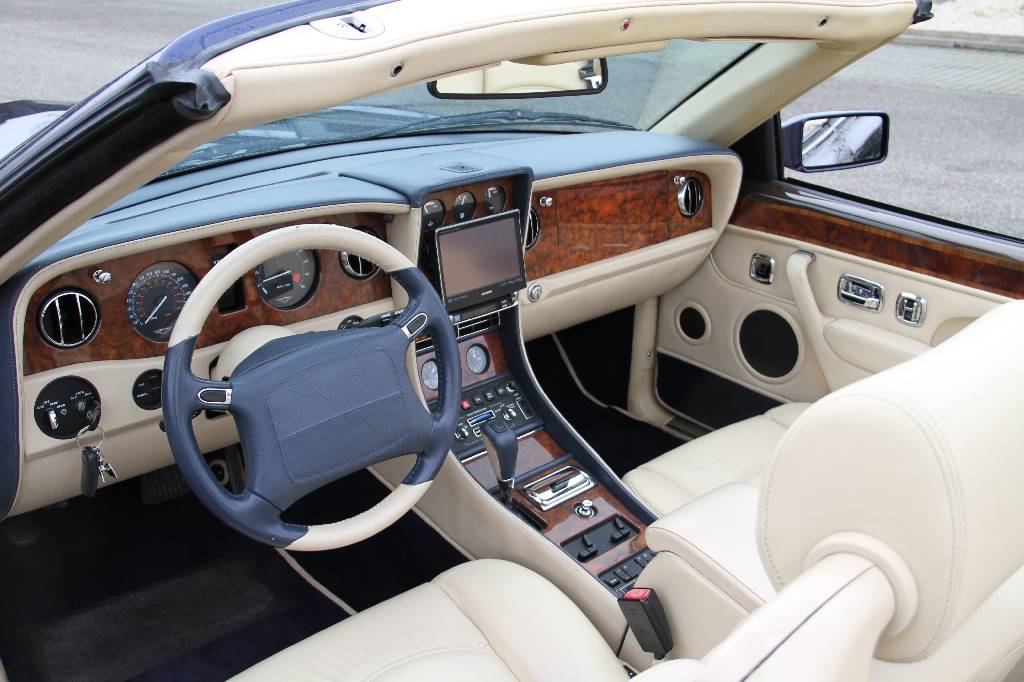 Detail c: Bentley Azure Cabriolet, EZ 06.1999, Laufleistung ca. 51.366 km, HU Österreich, 286 kW/ 389 PS, 8-Zylinder, Automatikgetriebe, dunkelblau, Vollleder ...