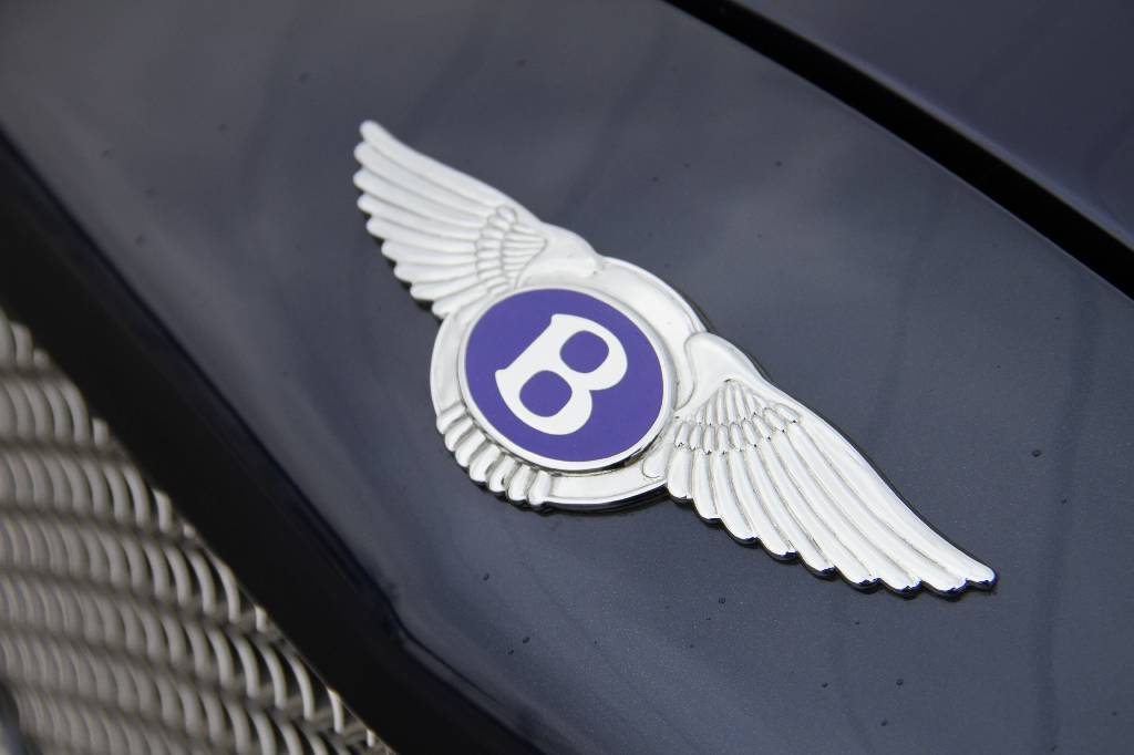Detail f: Bentley Azure Cabriolet, EZ 06.1999, Laufleistung ca. 51.366 km, HU Österreich, 286 kW/ 389 PS, 8-Zylinder, Automatikgetriebe, dunkelblau, Vollleder ...