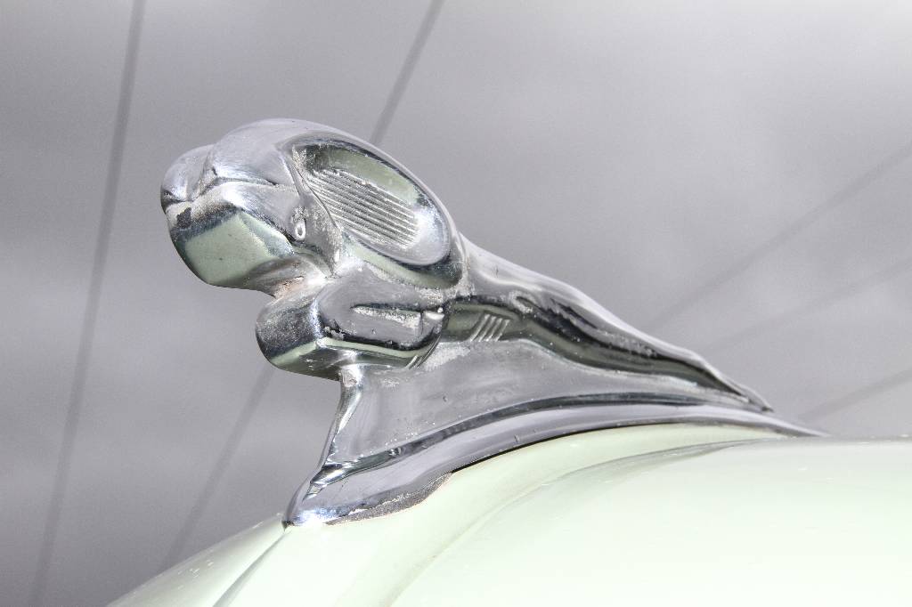 Detail e: Dodge Sedan D24, EZ 09.1948, Laufleistung ca. 37253 miles abgelesen, HU Österreich, H- zulassungsfähig, 70 kW/ 95 PS, 6-Zylinder, 3- ...