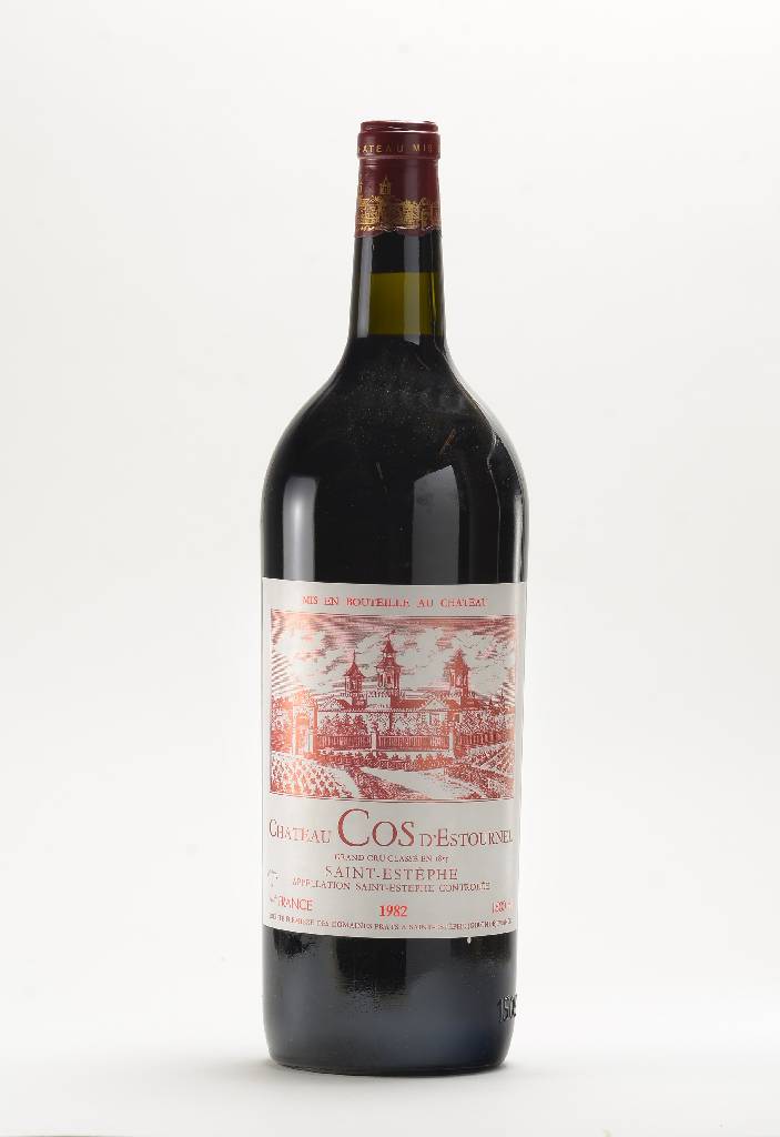 2 Magnumflaschen 1982 Chateau Cos D'Estournel , Saint-Estephe, Grand Cru Classe en 1855, je into neck, je ca. 150 cl, unverkostet, selten in ...