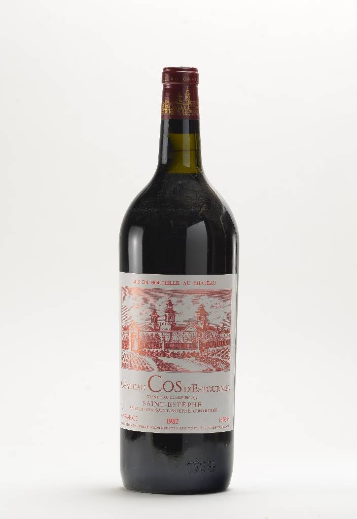 3 Magnumflaschen 1982 Chateau Cos D'Estournel , Saint-Estephe, Grand Cru Classe en 1855, je ca. 150 cl, upper mid shoulder und besser, ...