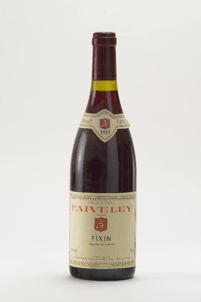 5 Flaschen 1985 Faiveley Fixin, Cote-D'Or, je ca. 75 cl, Abstand zwischen Kapseln und Wein: ca. 1-2,6 cm