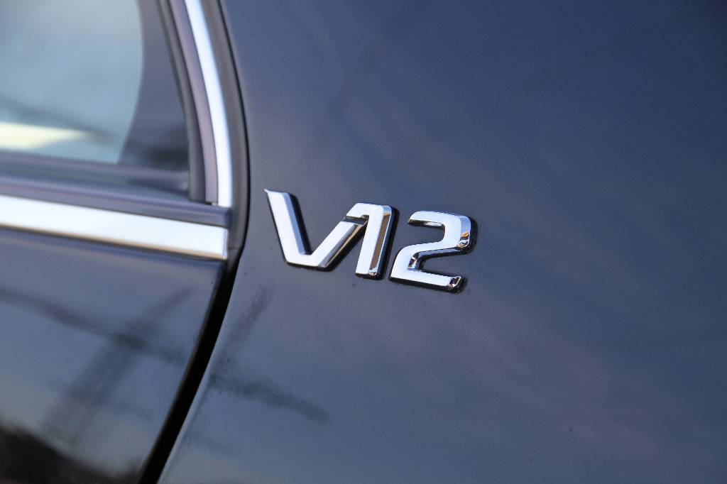 Detail f: Mercedes-Benz 600 SEL V12 V 140, EZ 05.1996, 2.Hand, Laufleistung ca. 61.537 miles abgelesen, HU Neu, 290 kW/ 394 PS, 12- Zylinder, ...