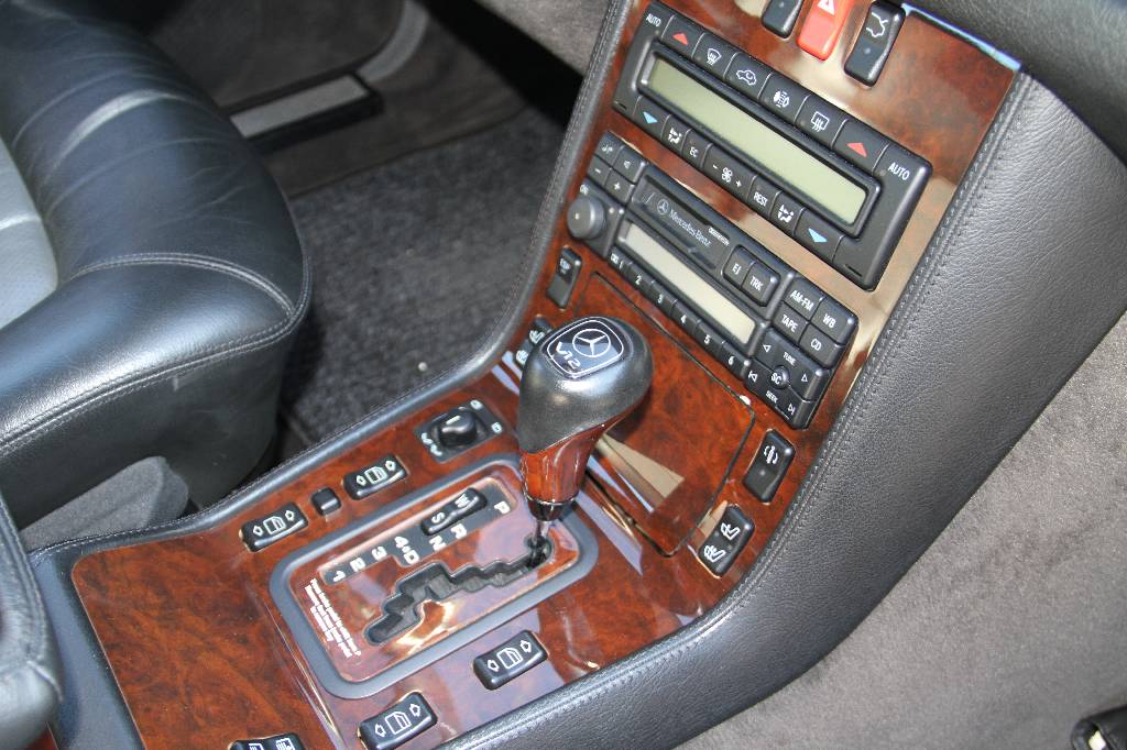 Detail g: Mercedes-Benz 600 SEL V12 V 140, EZ 05.1996, 2.Hand, Laufleistung ca. 61.537 miles abgelesen, HU Neu, 290 kW/ 394 PS, 12- Zylinder, ...