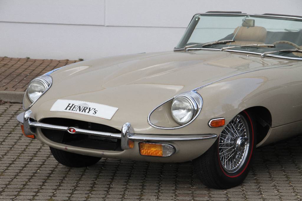 Detail h: Jaguar E-Type II 4.2, EZ 07.1969, Laufleistung ca. 2.991 miles abgelesen, HU 04.2016, H-Zulassung, 154 kW/ 209 PS, 6-Zylinder, 4-Gang Schaltgetriebe, ...