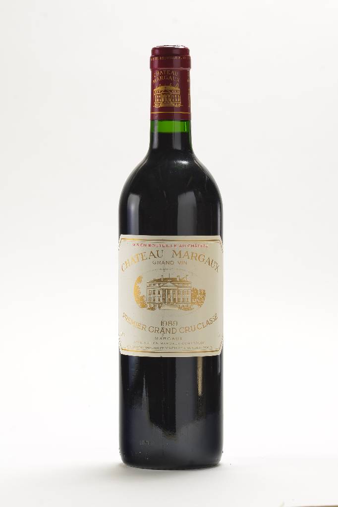 1 Flasche 1989 Chateau Margaux, Margaux, Premier Grand Cru Classe, ca. 75 cl, ca. high fill, 12,5% Vol., unverkostet, Etikett l. beschmutzt und ...