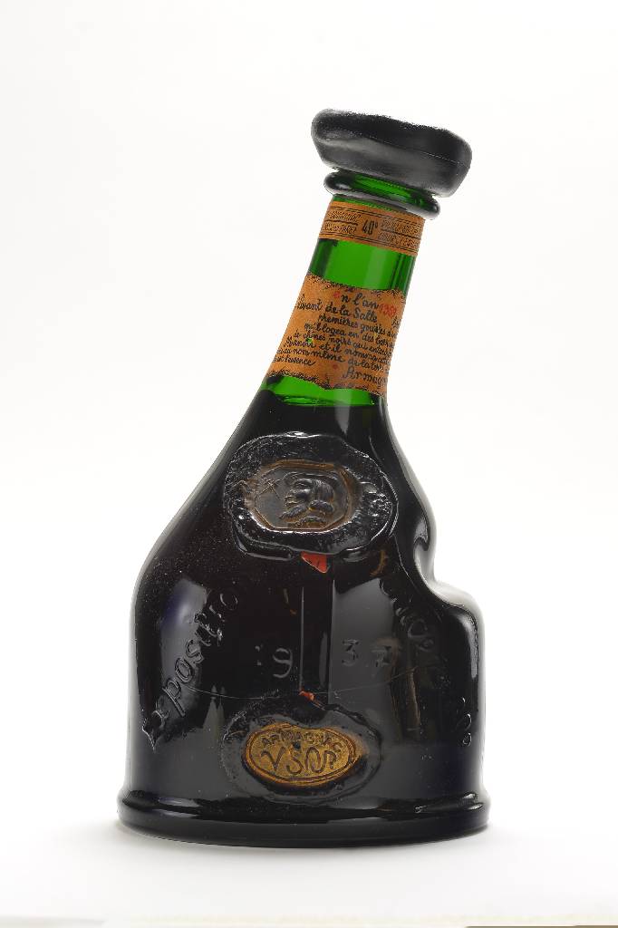 1 Flasche Saint-Vivant-Grand-Armagnac VSOP (Very Superior Old Pale), Distributeur Besse et Paret, Exposition Universelle 1937, ca. 150 cl , 40% ...