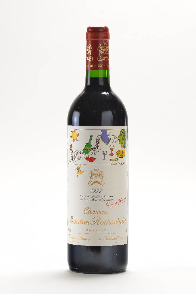 2 Flaschen 1997 Chateau Mouton Rothschild, Pauillac, Künstleretikett: Niki de Saint Phalle, je ca. into neck, je ca. 75 cl, Premier Cru Classe en ...