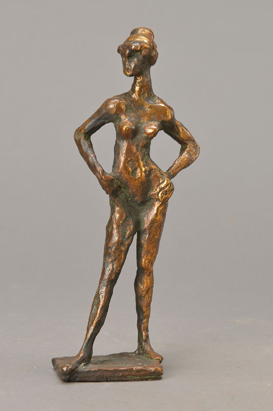 Hans Schröder, Saarbrücken 1930-2010, Bronzefigur, stehender Frauenakt, die Hände in die Hüften gestemmt, an der Bodenplatte monogrammiert HS, H. ...