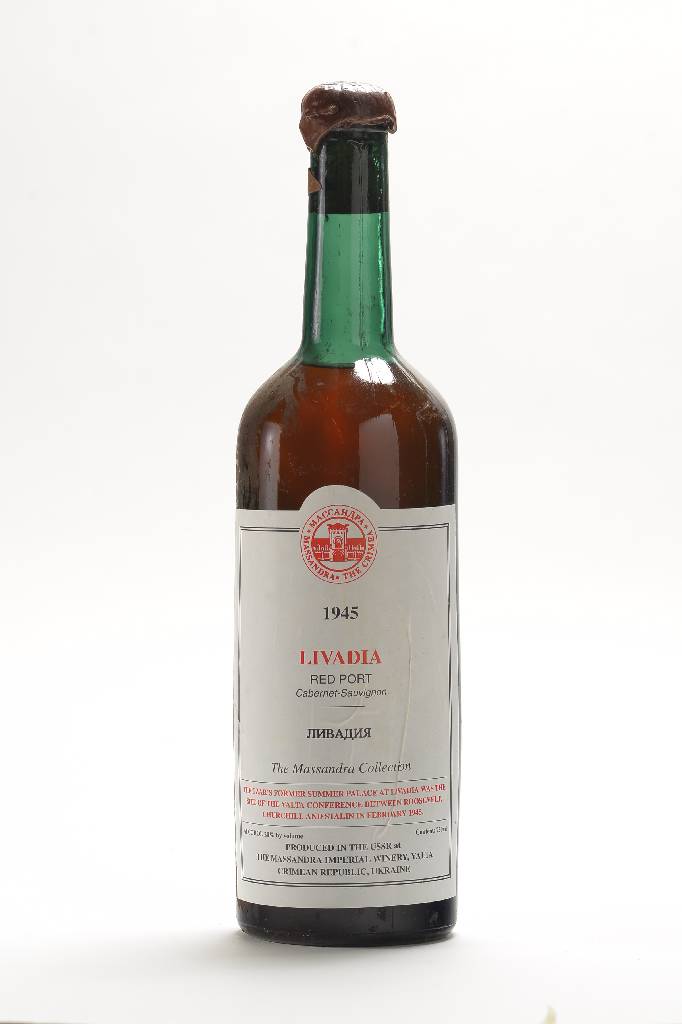 1 Flasche 1945 Massandra Livadia Red Port, Cabernet-Sauvignon, 20% Vol., ca. 75 cl, ca. upper mid-top shoulder, produced in the USSR at Massandra ...