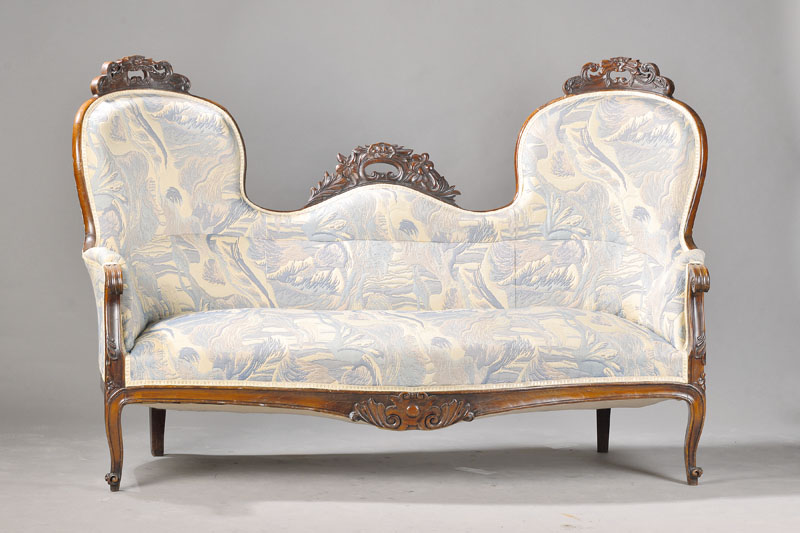 Sofa, Deutsch bzw. Frankreich, um 1835-45, Gestell Mahagoni bzw. Nussbaum auf Mahagoni gebeizt, Polsterung z.T. alt belassen, zum Teil neu gefasst, ...