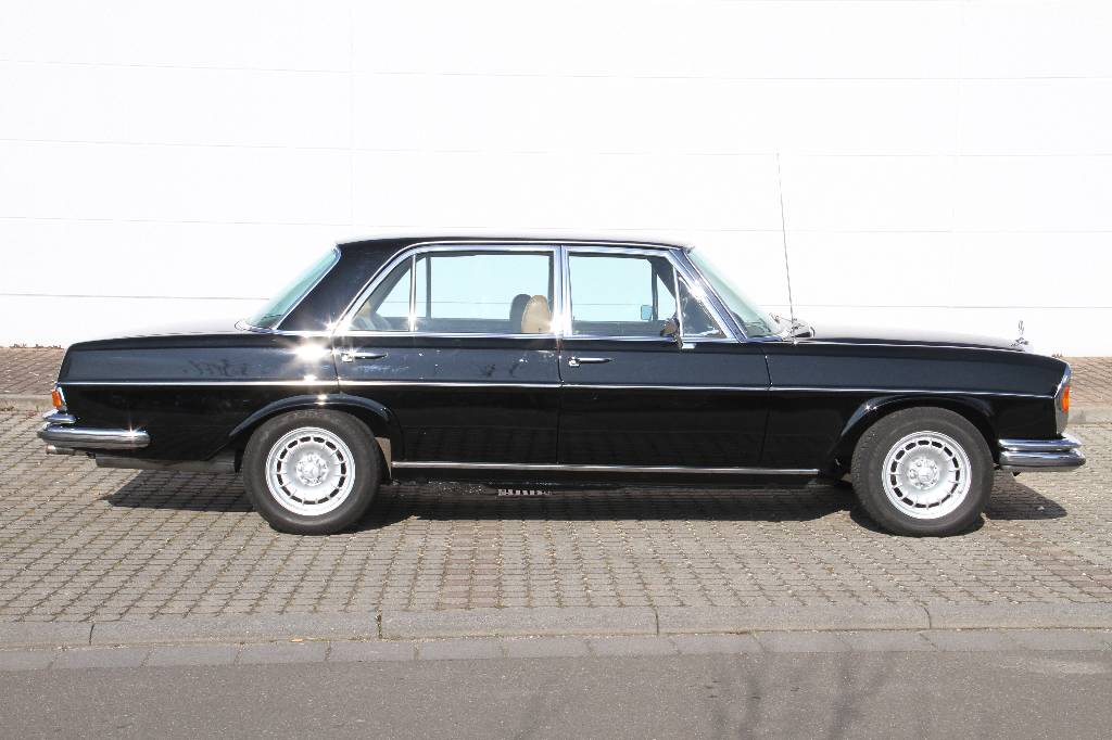 Detail a: Mercedes-Benz 300 SEL/8 6.3 W 109, EZ 10.1970, Laufleistung ca. 25.000 km abgelesen, H-zulassungsfähig, 250 kW/ 340 PS, 8- Zylinder, 4-Gang ...