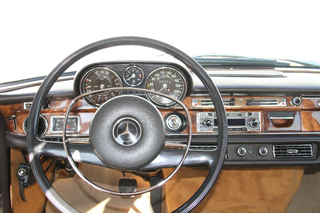 Detail e: Mercedes-Benz 300 SEL/8 6.3 W 109, EZ 10.1970, Laufleistung ca. 25.000 km abgelesen, H-zulassungsfähig, 250 kW/ 340 PS, 8- Zylinder, 4-Gang ...
