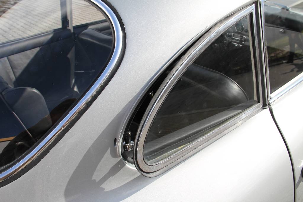 Detail h: Porsche 356 B Super 90 Coupé, EZ 07.1962, Laufleistung ca. 470 km seit Restaurierung, HU 02.2018, H-zulassungsfähig, 66 kW/ 90 PS, 4-Zylinder, ...