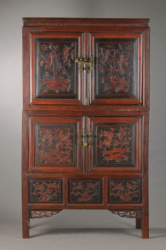 Vorratsschrank, China, frühes 20.Jh., Rotholz, 2-teilig, insg. 4-türig mit Schubladen im Innenleben, Rahmenkonstruktion, FÜllungsfelder mit ...