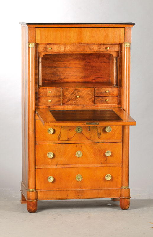 Damenstandsekretär, südwestdeutsch / Baden, um1820/30, Nussbaum- / Wurzelnussfurnier doppelt gespiegelt verlegt auf Weichholzkorpus, Überbauschub ...